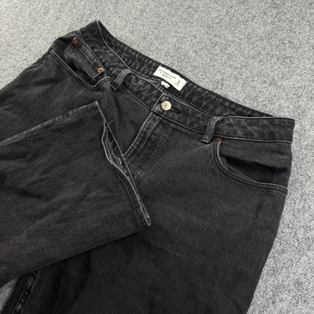 Abercrombie & Fitch 90s Relaxed Jean 32/14R Black Curve Love High Rise Women